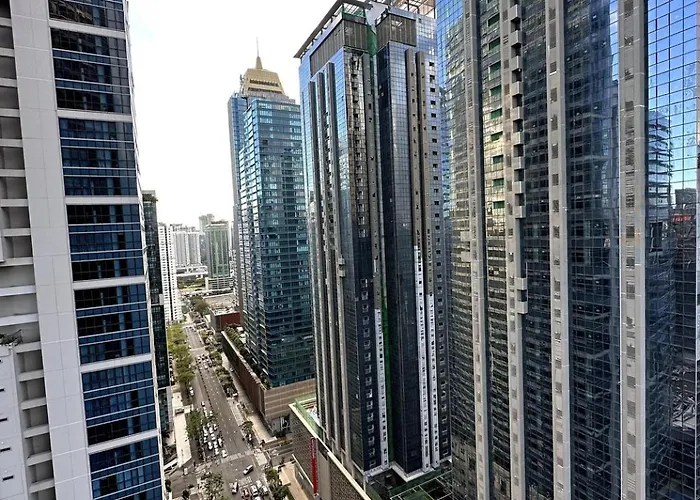 2br Urban Modernity + Washer Near Uptown Mall Manille