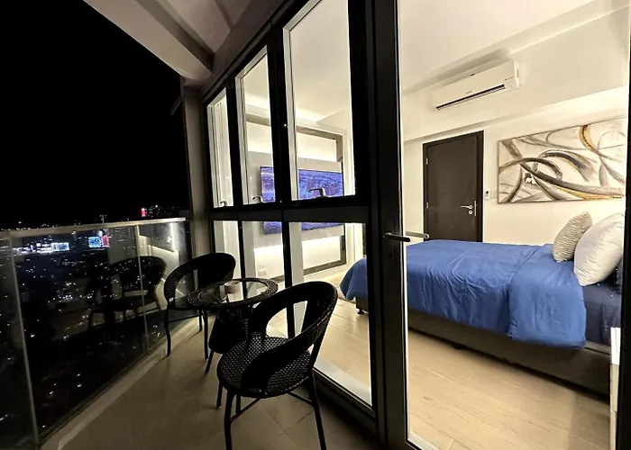 Appartement 2br Urban Modernity + Washer Near Uptown Mall Manille