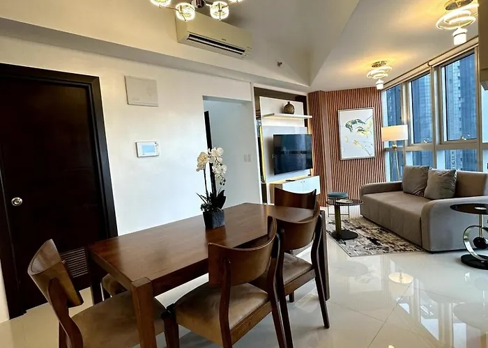 2br Urban Modernity + Washer Near Uptown Mall Manille
