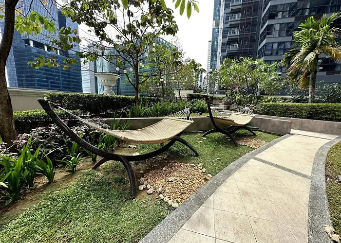 2br Urban Modernity + Washer Near Uptown Mall * Manille